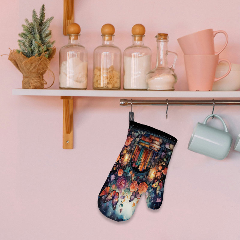 Story Nook Oven Mitt