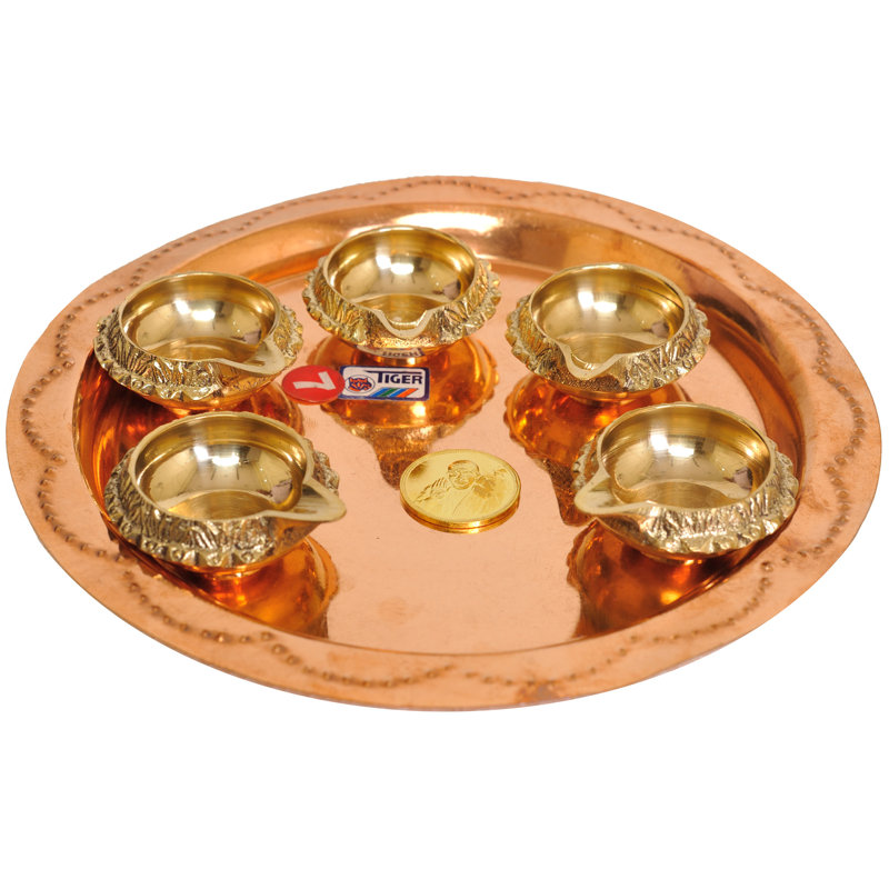 Puja Thali de 8 pouces en laiton et cuivre fait à la main avec Pancha Deepak - assiette traditionnelle Aarti à 5 mèches pour la maison, les fêtes de Diwali et les cadeaux spirituels