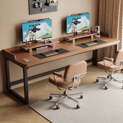 Bureau rectangulaire en bois massif brun clair