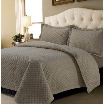 Brisbane Modern & Contemporary Polyester Geometric Shapes Quilt