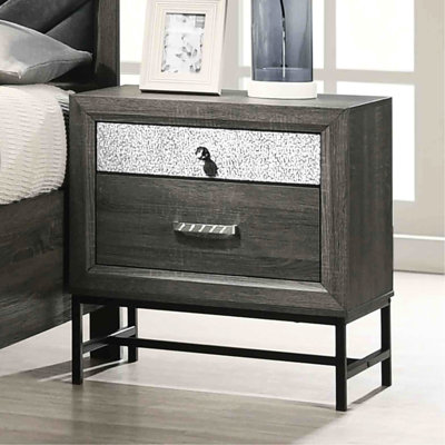 Table de chevet contemporaine grise, pieds en métal, 2 tiroirs avec poignées en acrylique, bois d'ingénierie pour la chambre à coucher avec finition en cristal gris, 23 pouces de largeur, 25 pouces de hauteur