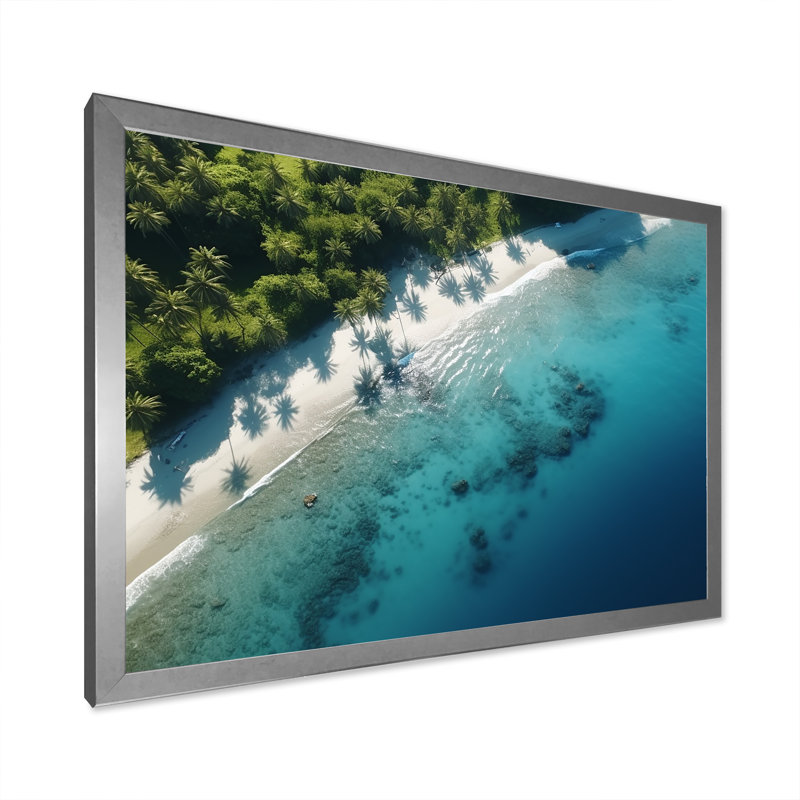 Vue aérienne de la plage relaxante II - art mural plage, Cadre de coin argenté fermé, H 16 po x l 32 po x P 1 po