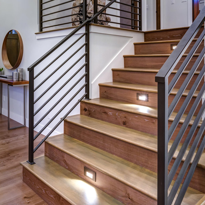 Orientation horizontale de la lumière intérieure ou extérieure à DEL 120 V avec éclairage à 3 niveaux pour éclairage intérieur ou extérieur East Grove