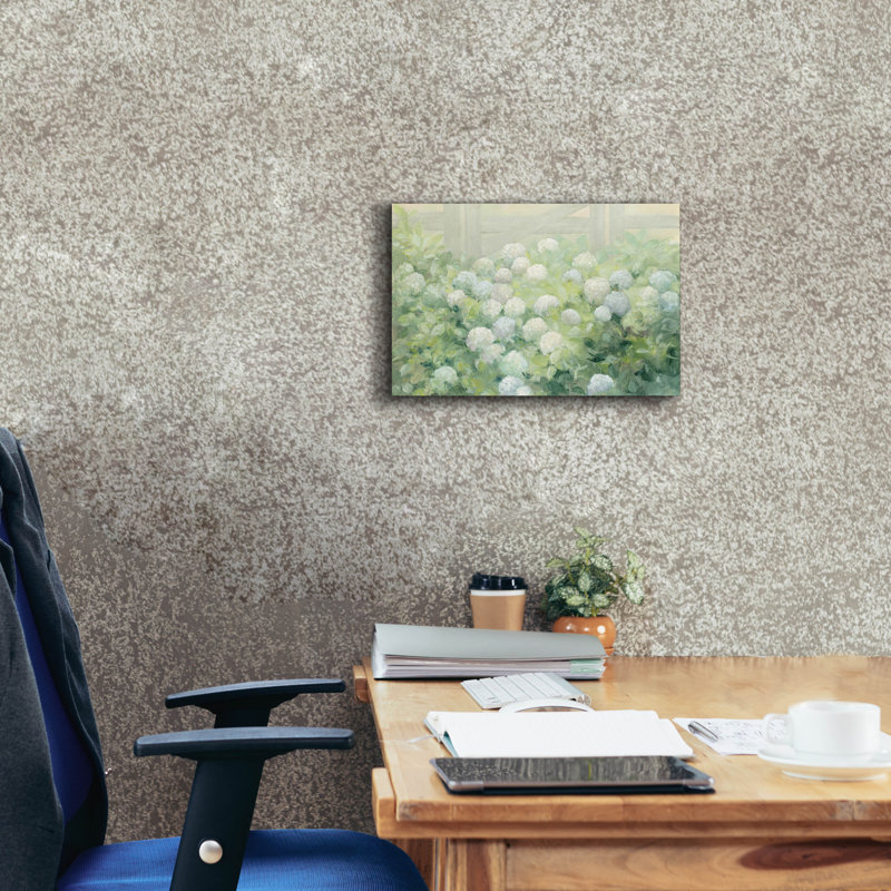 «Epang Graffiti», Hydrangea Lane C, par Julia Purinton, art mural sur toile, H 12 po x l 18 po x P 0,75 po