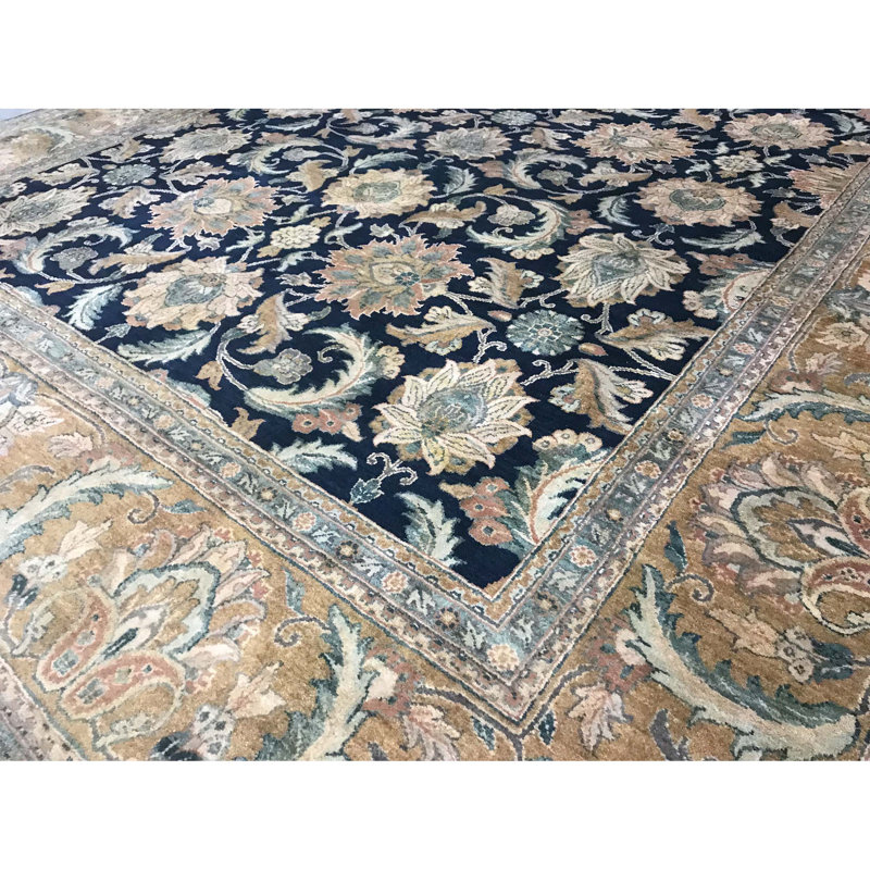 Tapis noir et doré de haute qualité noué à la main