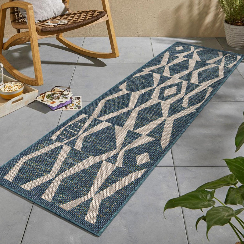 Geometric Indoor / Outdoor Rug, Runner 2' x 8'