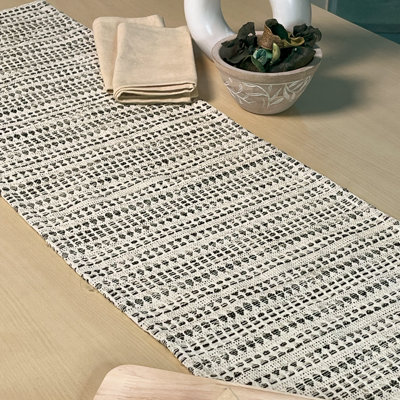 LANA TABLE RUNNER