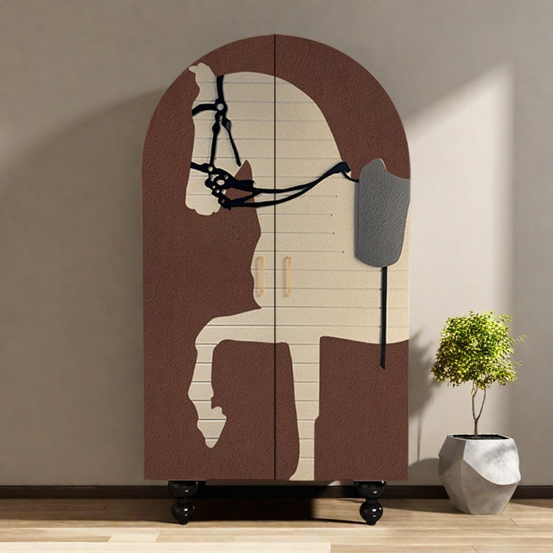 Armoire arquée avec tablettes et portes