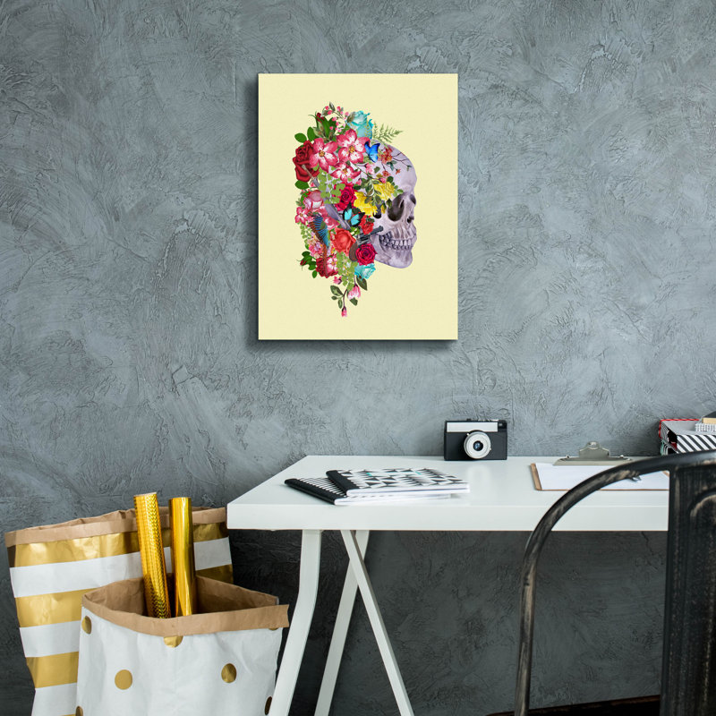 «Flowers Skulls Yelow» par Mark Ashkenazi, art mural sur toile, H 16 po x l 12 po x P 0,75 po