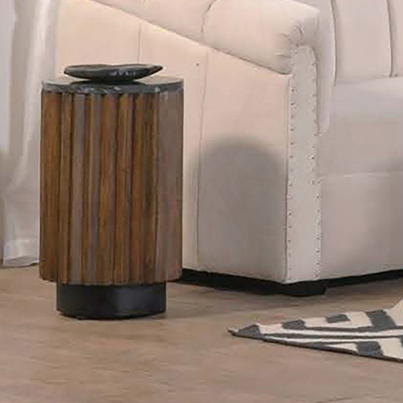 Charmante table d'appoint moderne avec fonctionnalité polyvalente et attrait intemporel