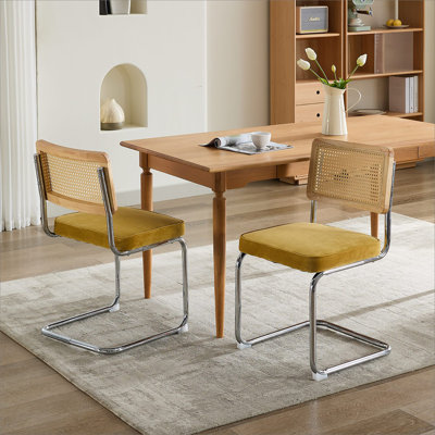 Ensemble de 2 chaises de salle à manger de style Mid-Century moderne, chaises d'appoint en velours avec dossier en canne naturelle et base en acier inoxydable chromé, chaises célèbres de conception Breuer, chaises de cuisine rembourrées en rotin, doré