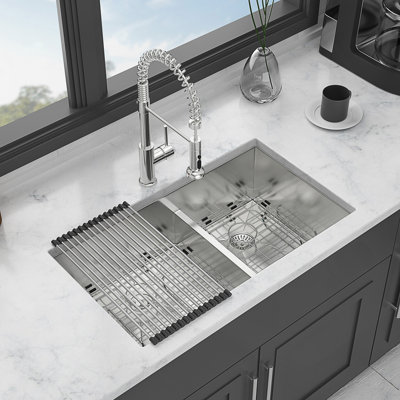Undermount Double Bowl Kitchen Sink With 60/40 Split And Deep Basins