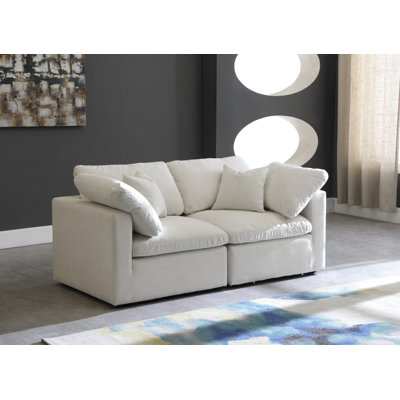 Causeuse modulaire en velours à accoudoirs carrés 70 po Atis