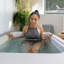 Iroquois 67 po Spa / bain à remous plongeant tout-en-un 1 personne avec refroidisseur / réchauffeur intégré en châtaignier