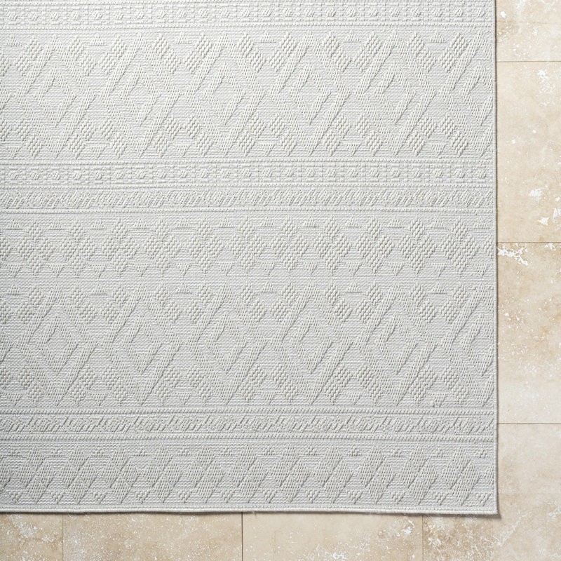 Rectangle Corderra Damask Machine Woven Polypropylene Plastic Indoor / Outdoor Area Rug in Ivory, Rectangle 5'3" x 7'