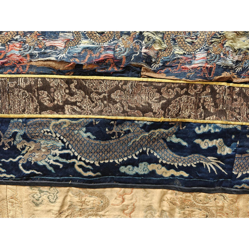 Silk Floral Area Rug in Blue