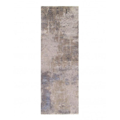 Area Rug in Gray