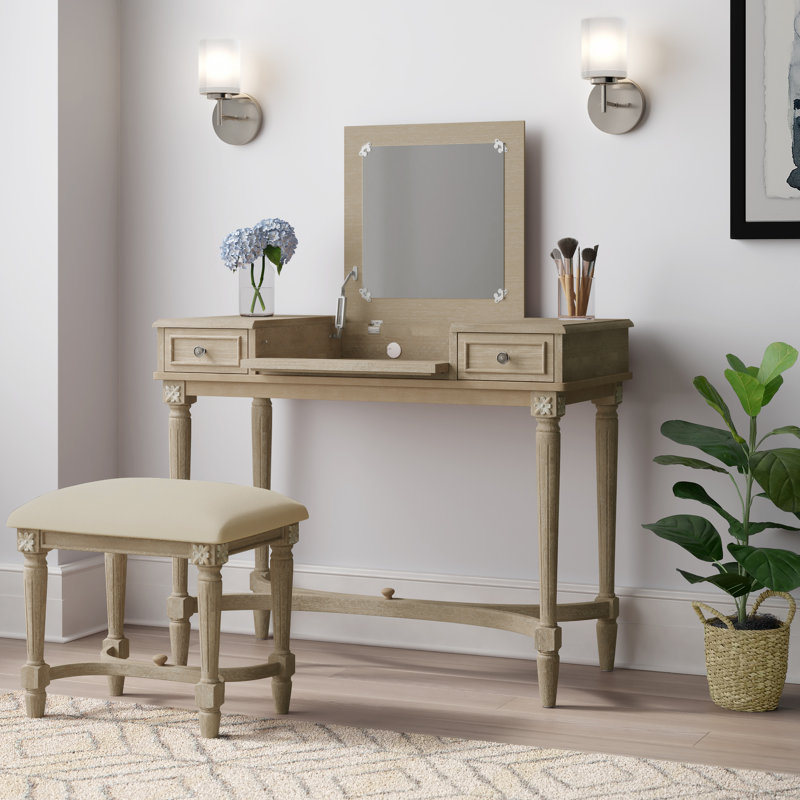 Cyndi Gray Wash Traditional Flip Top Vanity Set with Brass Accents