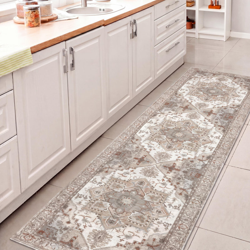 Tapis antidérapant Sersi Ornate, Beige/Cream, Runner 2' x 8'