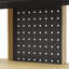 Bureau assis-debout électrique réglable en hauteur de 138 cm (54,3 po) de largeur avec armoires de rangement, panneau perforé, éclairage DEL, étagère réglable et mémoires de position-1866614467