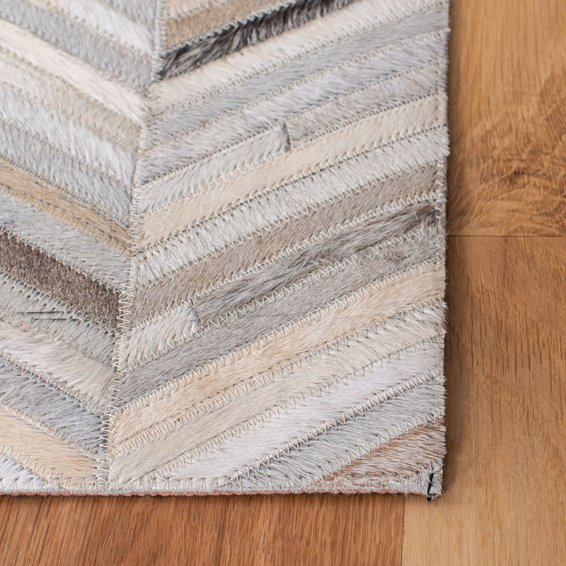 Tapis ivoire / gris en cuir feutré à la main Sequeira, Rectangle 3 pi x 5 pi