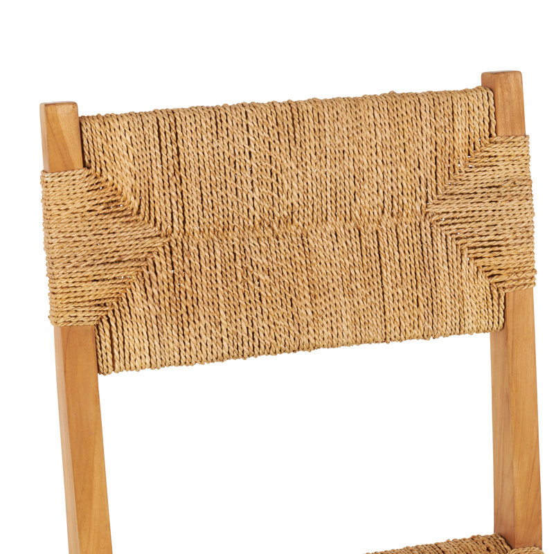 Chaise en bois de teck brun clair faite à la main avec assise en feuille de bananier tissée