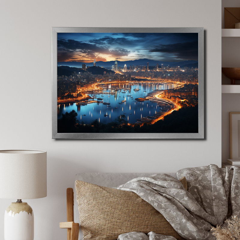 «Barcelona Beautiful Cityscape I», reproduction, H 34 po x l 44 po x P 1,5 po, Cadre photo argenté