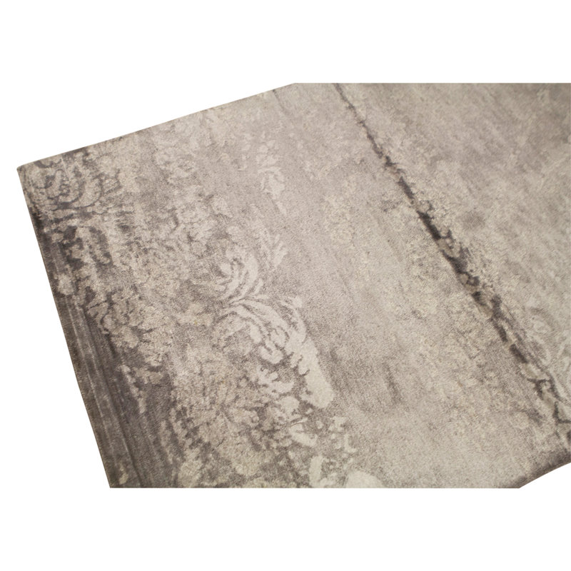 Tapis floral gris / noir / ivoire en viscose noué à la main 3 pi 11 po x 5 pi 7 po Floral