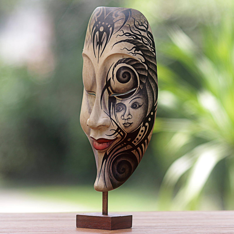 Masque de bois ensorcelé