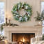 Couronne de Noël 24 po avec pommes de pin enneigées et baies blanches, décor de porte d'entrée d'hiver pour maison de campagne