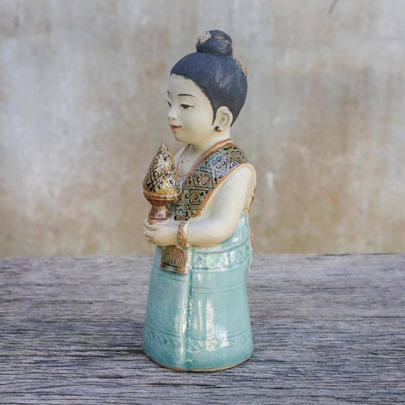 Figurine en céramique « respectueuse »