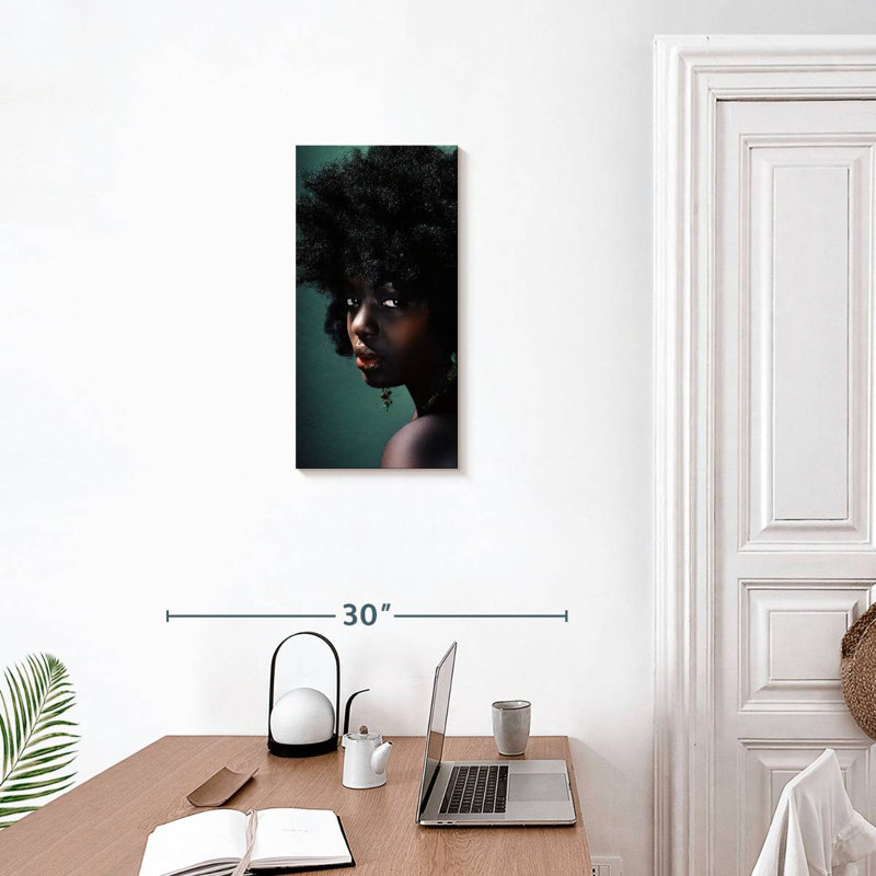 Portrait de femme mystérieuse, H 24 po x l 12 po
