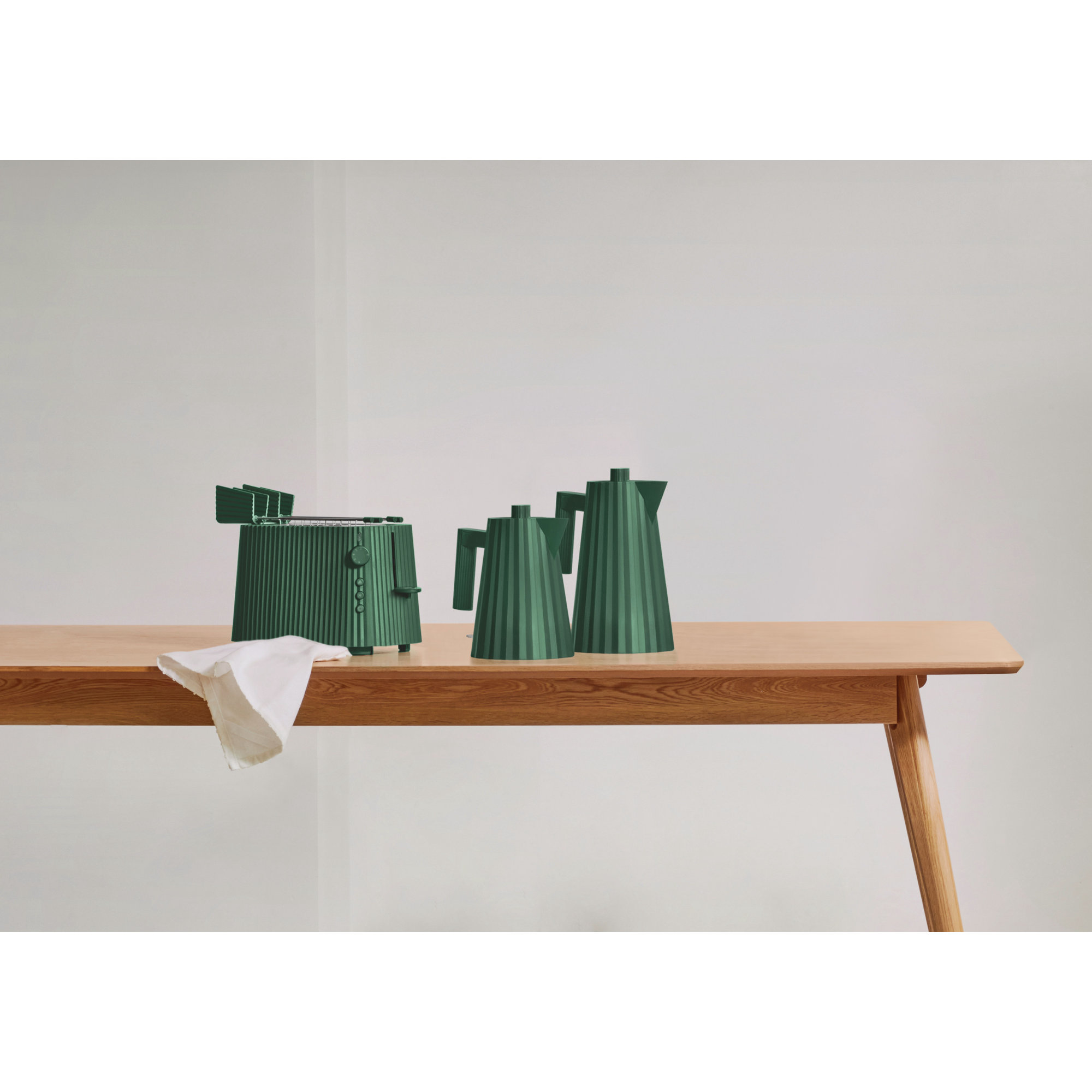 Plissé Electric Kettle, Small, White