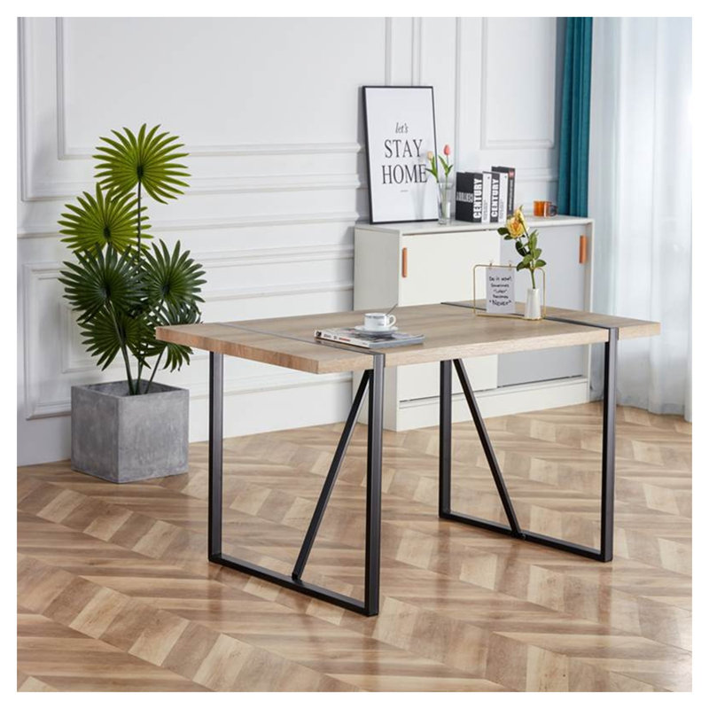 Table de salle à manger rustique industrielle pour 4 à 6 personnes, table de cuisine rectangulaire 55,1 "avec plateau en panneau de fibres à densité moyenne et pieds en métal noir