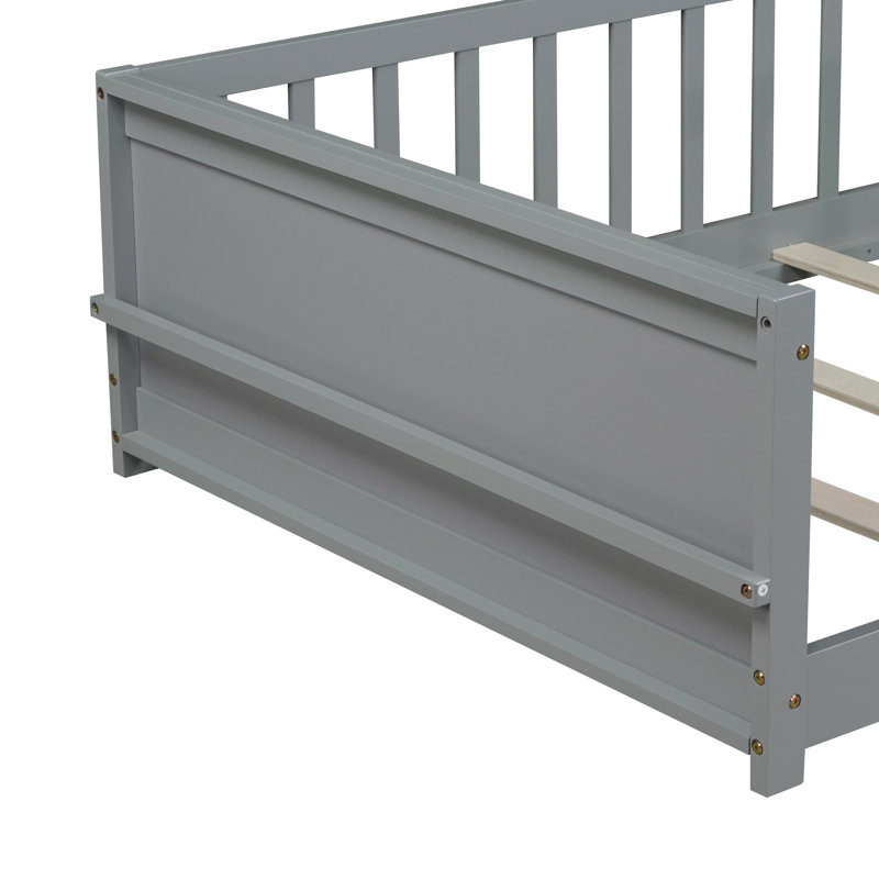 Lit plateforme simple avec support à livres intégré, structure en bois robuste, conception peu encombrante pour chambre d'enfant, gris