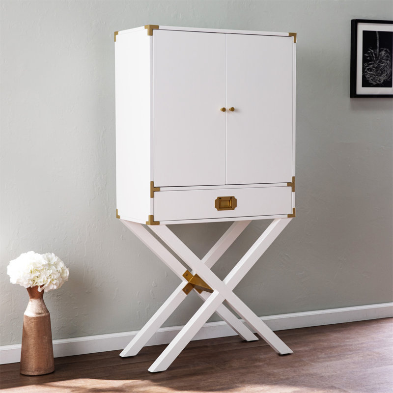 Grande armoire de campagne avec rangement Campaign