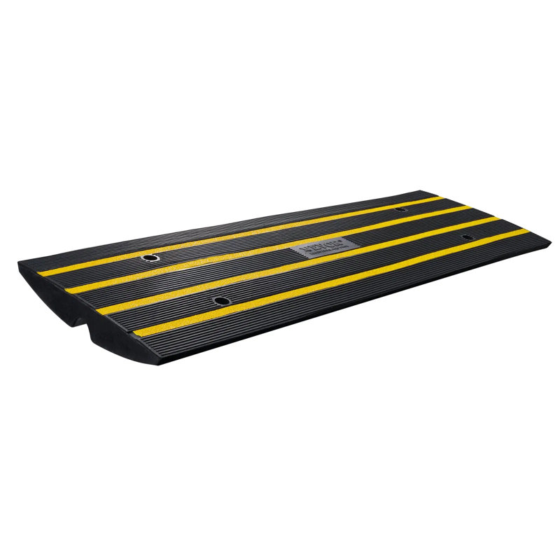 Rampe pour rampe simple en caoutchouc robuste - capacité de 33 069 lb, hauteur de 2,6 po avec rainure de câble et surface antidérapante, pour l'entrée, le garage, le trottoir et l'accès en fauteuil roulant