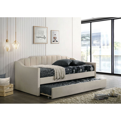 Lit de jour simple de style contemporain avec accoudoirs touffetés à canaux gigognes assortis avec revêtement en pente et finition beige