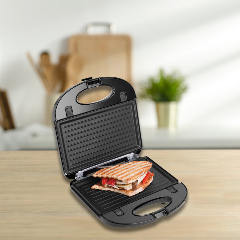 Salton 3-in-1 Grill Sandwich and Waffle Maker