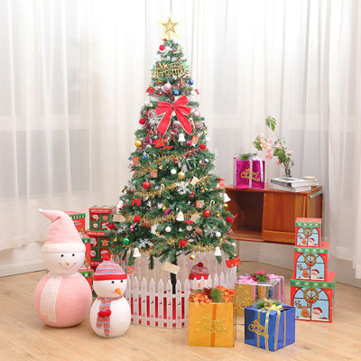 Arbre de Noël artificiel 6 pi avec lumières à DEL écoénergétiques, y compris 195 jupes d'arbre suspendues et garde-corps