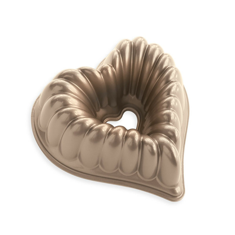 Nordic Ware 10.5 in W X 10.9 in L Heart Bundt Pan Toffee 1 pc