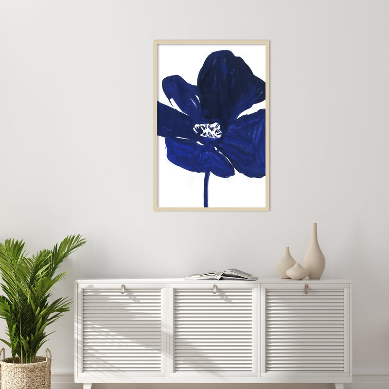 Indigo Petal I par PI Studio, reproduction d'art encadrée en bois, H 41 po x l 28 po