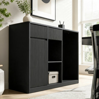 Armoire bar cannelée de 51 po avec espace pour réfrigérateur (réfrigérateur non inclus), station de café moderne avec centre de chargement et support à verres à vin