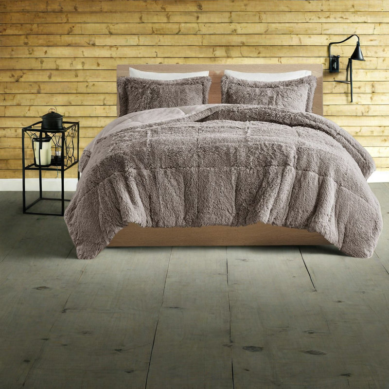 Contemporary Shaggy Fur Bedding Set, Polyester Comforter, Warm & Stylish