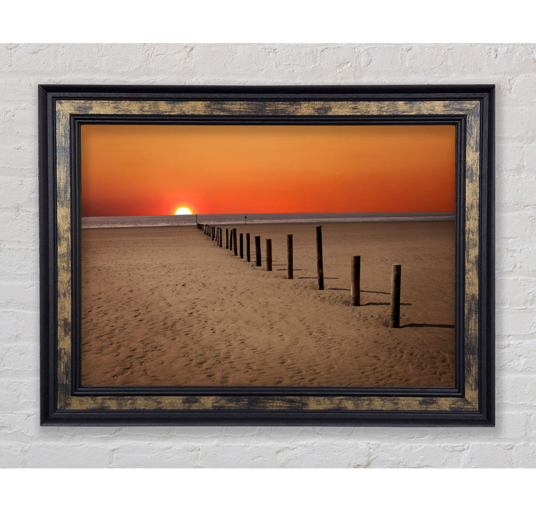 Gerahmtes Poster Sunset Walk Framed Print