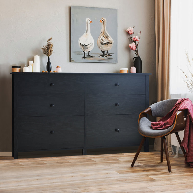 simple bedroom décor idea 