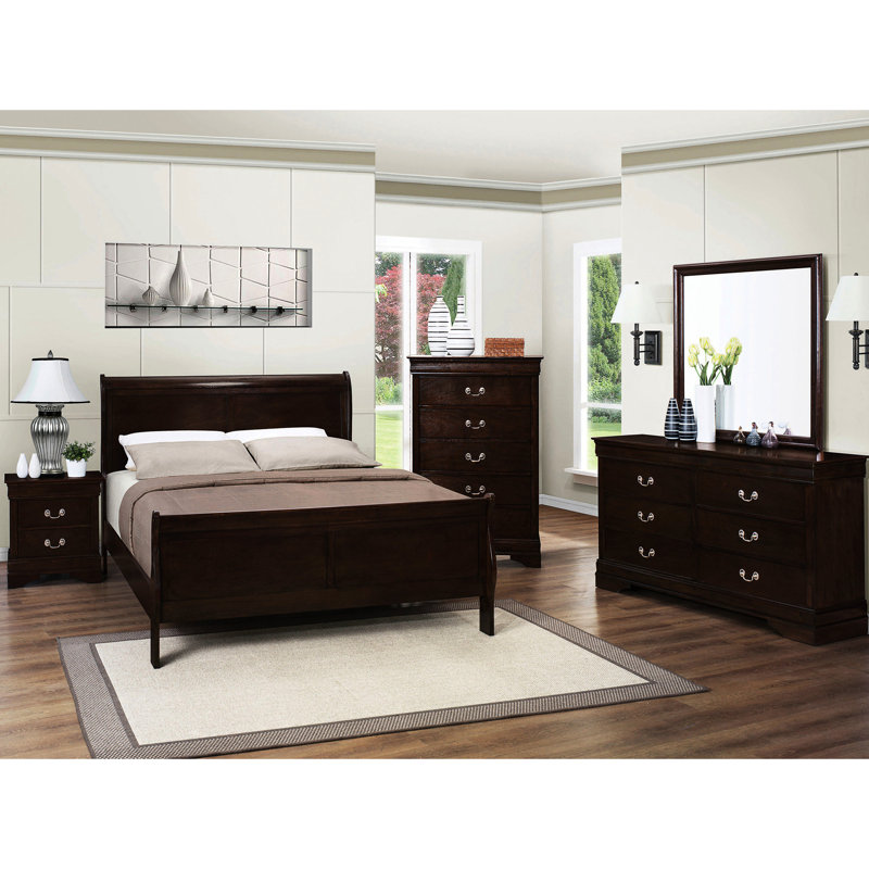 Très grand lit oriental en bois de cappuccino, couleur brun chaud avec abat-jour subtil, courbes gracieuses, structure à lattes pour lit de ventilation en bois pour chambre à coucher, avec finition et nuances, courbes sur les extrémités, style