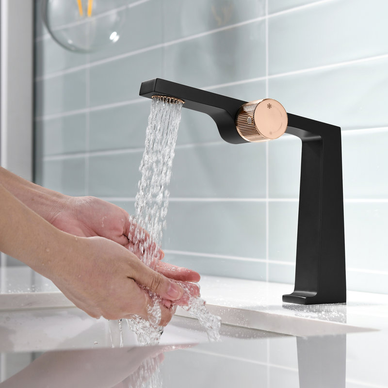 Single-Hole Single-handle Bathroom Faucet, Black/Gold