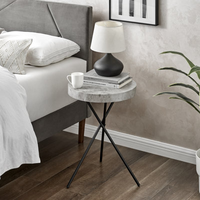 Franda 3 Legs End Table
