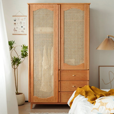 Garde-robe de luxe simple et rétro
